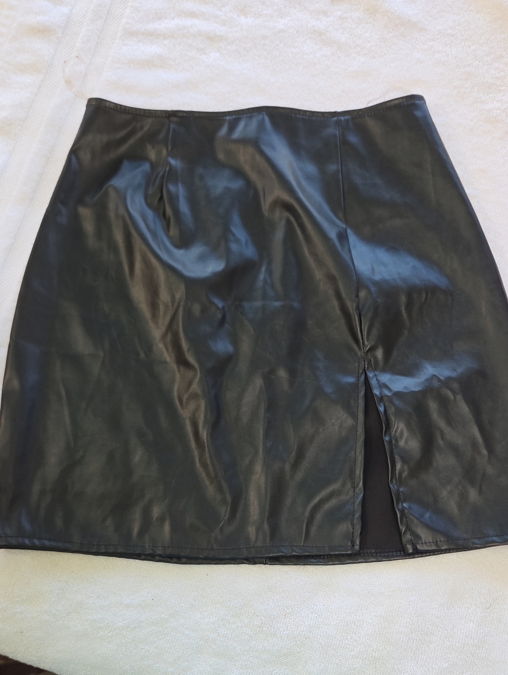 Windsor Black Faux Leather Mini Skirt with Front Slit Sz Med